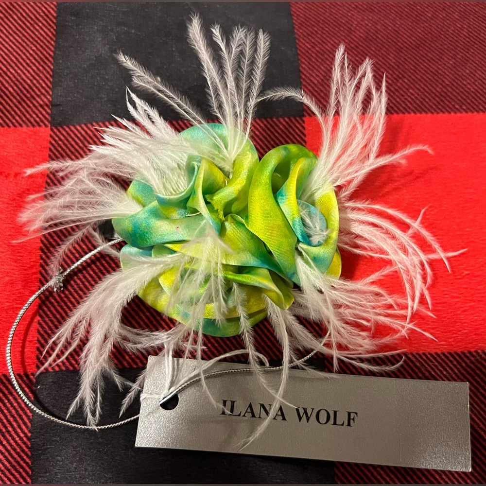 NWT Ilana Wolf 100% silk hand painted hair piece with ostrich feathers!